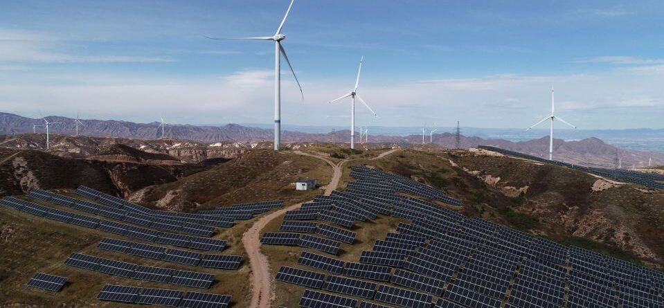 Geração própria de energia solar ultrapassa 26 GW e atende mais de 3 milhões de unidades
